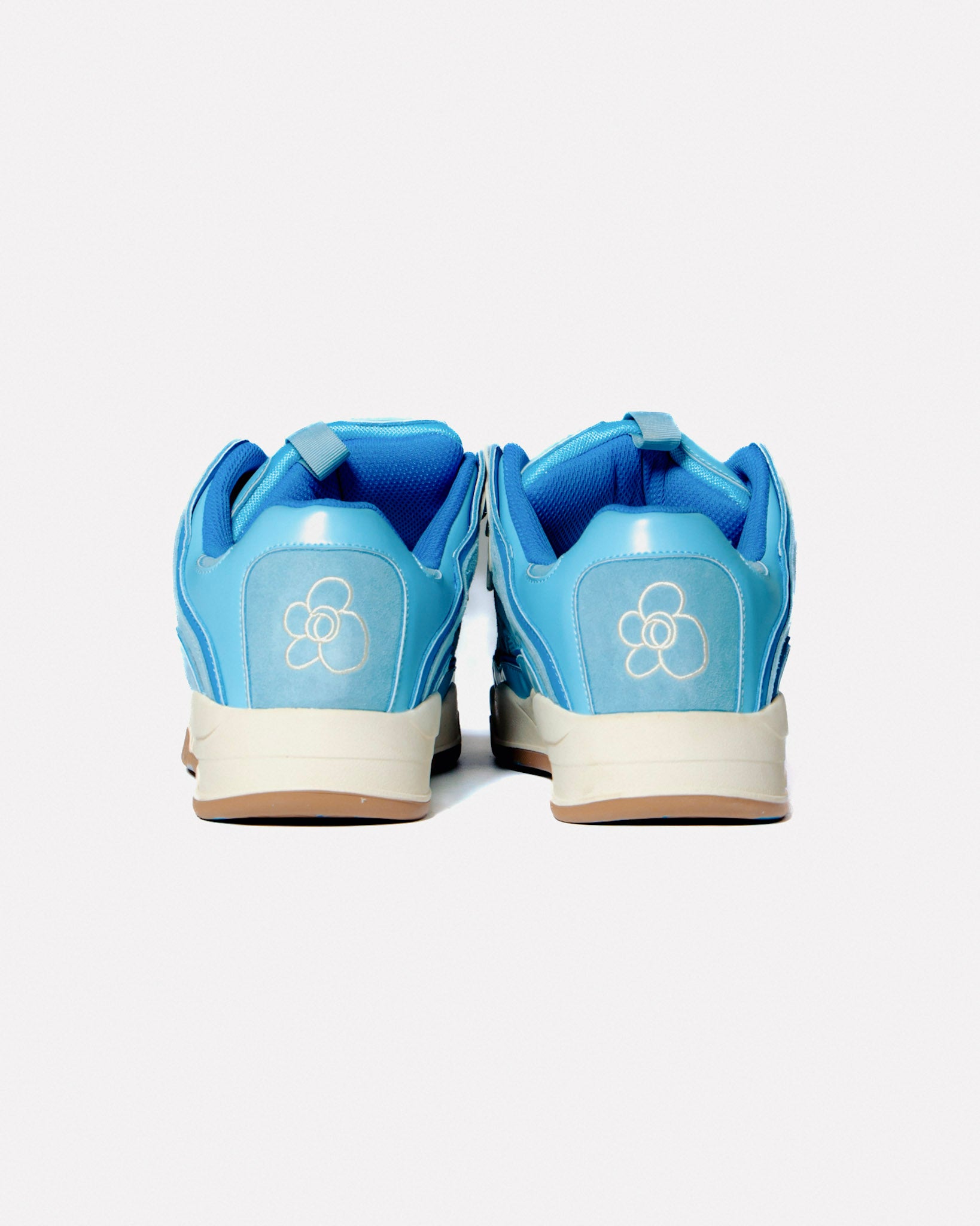 Soft Serve 01 Brunnera Blue WUUSKÎ — sole view, dyed pattern