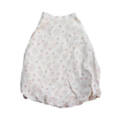 "4 The Boys" balloon skirt by WUUSKÎ — model wearing, adjustable elastic waist