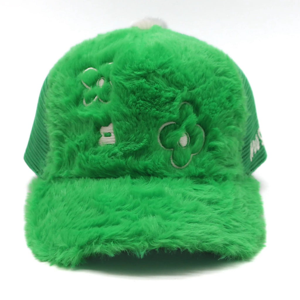 WUUSKÎ "Rewolf" faux rabbit fur trucker hat in green — 5-panel, adjustable
